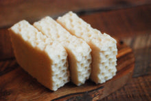 Load image into Gallery viewer, Honey Oatmeal Bar
